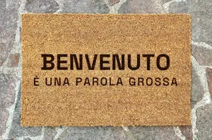 Zerbino personalizzato con scritta BENVENUTO È UNA PAROLA GROSSA