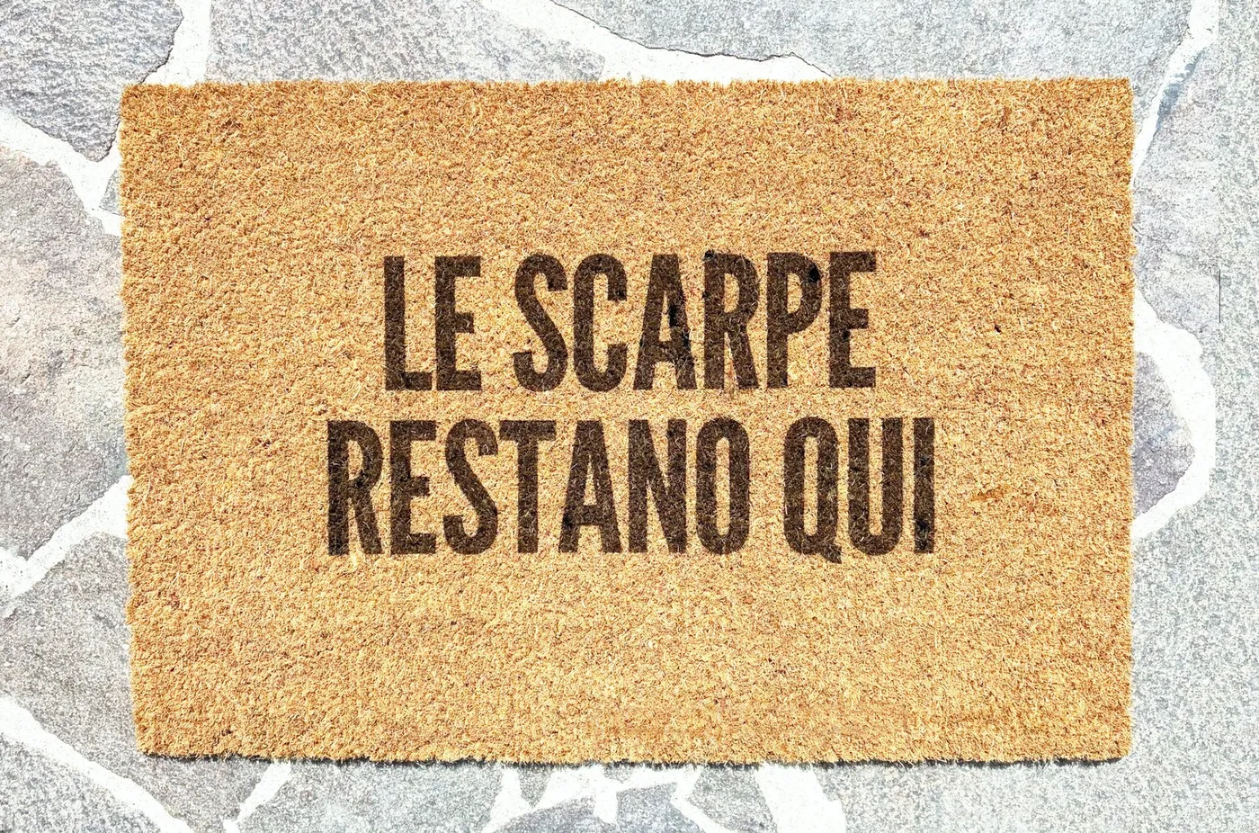 LE SCARPE RESTANO QUI